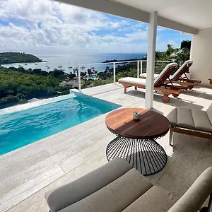 The At Harbour Hotel